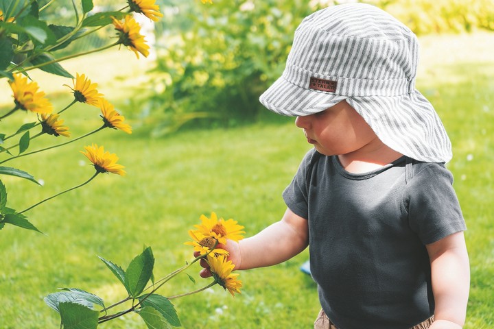 Sterntaler čepice s plachetkou chlapecká UV 15 modrá, proužek 1622111